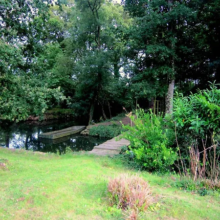 Дом отдыха Saint-paul Pool Retreat Saint-Paul-du-Bois